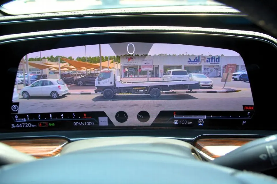 Cadillac Escalade 2022 — photo 11
